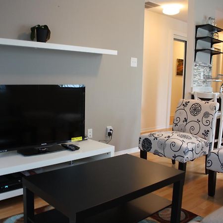 Accurate Plus Furnished Apartment- Brickstone Mews Місісаґа Номер фото
