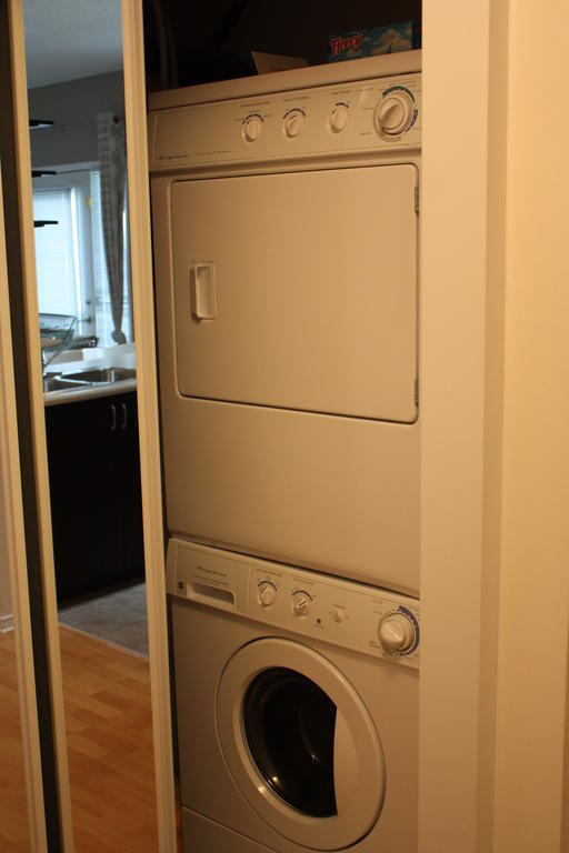 Accurate Plus Furnished Apartment- Brickstone Mews Місісаґа Номер фото