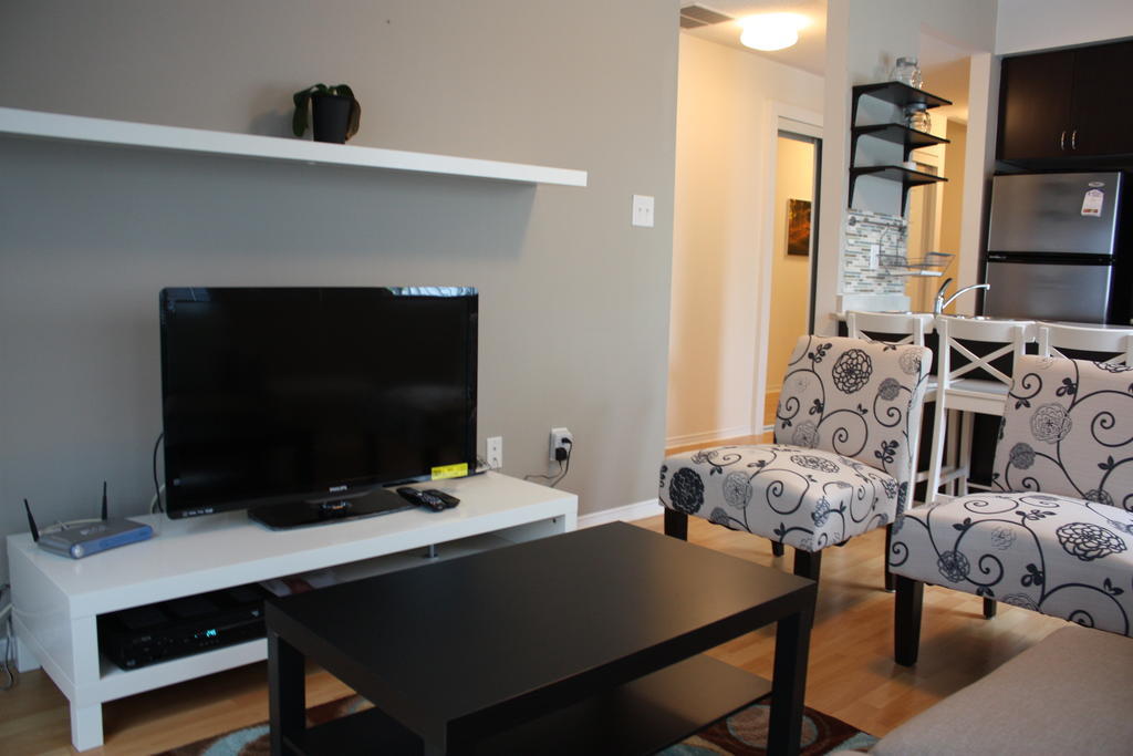Accurate Plus Furnished Apartment- Brickstone Mews Місісаґа Номер фото