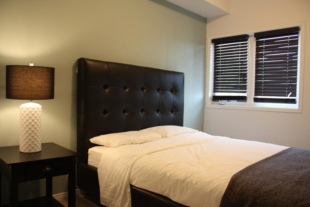 Accurate Plus Furnished Apartment- Brickstone Mews Місісаґа Номер фото
