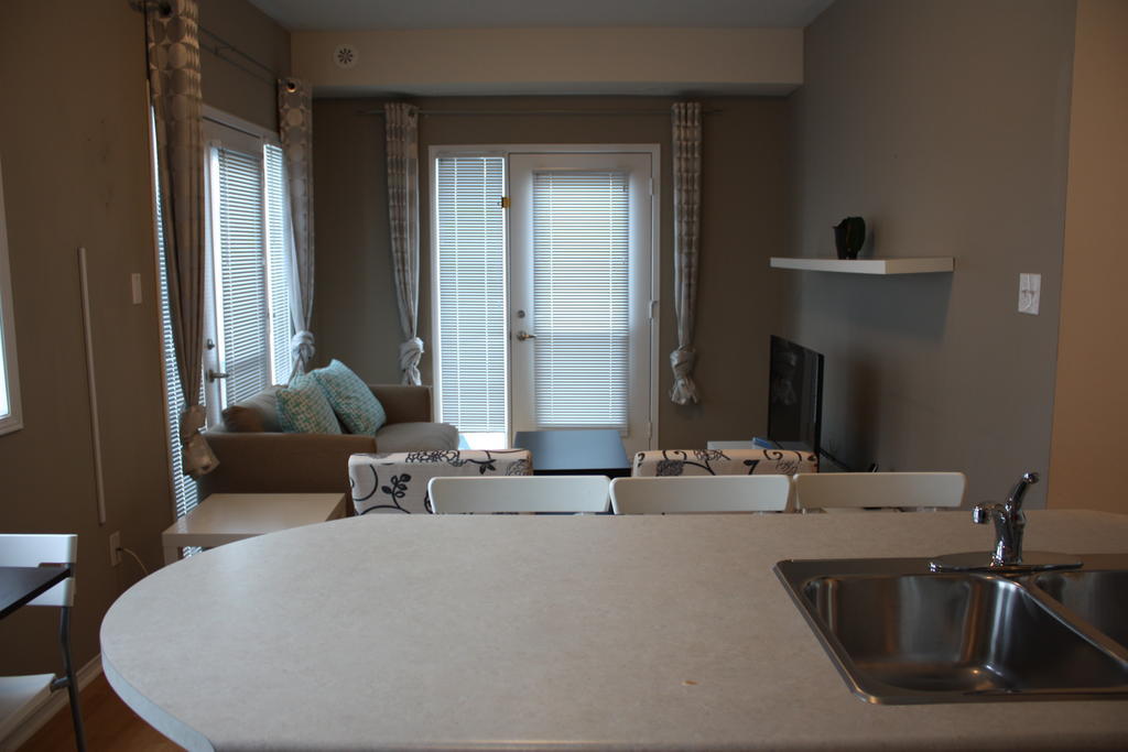 Accurate Plus Furnished Apartment- Brickstone Mews Місісаґа Номер фото